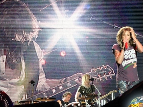 Turneul Aerosmith - Cocked, Locked, Ready to Rock a inceput