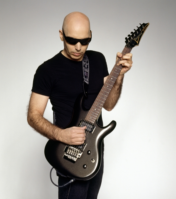 Vanzari record la concertul Joe Satriani