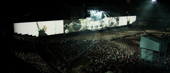 2-Roger_Waters_-_The_Wall_ajunge_wh3OZbXzt.jpg