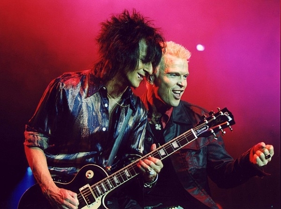 2-Steve_Stevens_legendarul_part_02z2ErnD.jpg