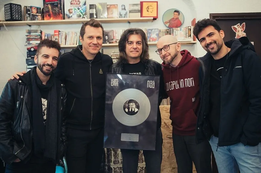 Trupa byron a primit discul de platină pentru albumul 'nouă'