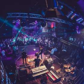Show incendiar la deschiderea celui mai mare club de muzica live din Romania