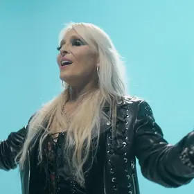 Doro Pesch celebrează loialitatea fanilor cu un nou extras: 'You R Not Alone'