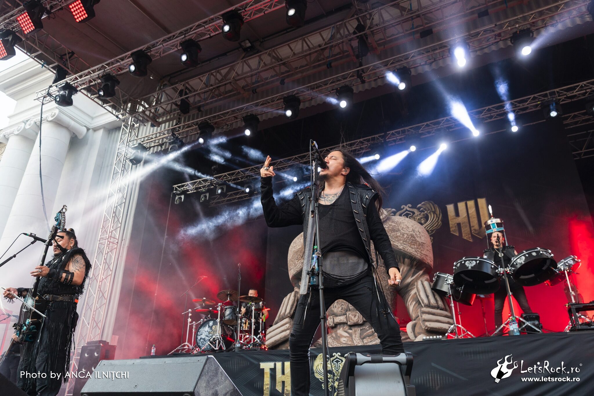 The HU, Arenele Romane