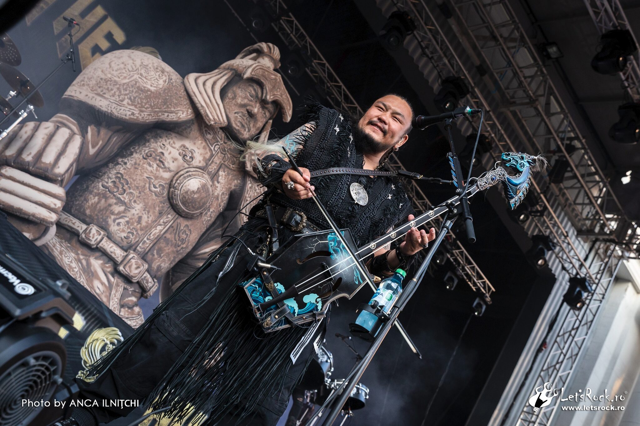 The HU, Arenele Romane