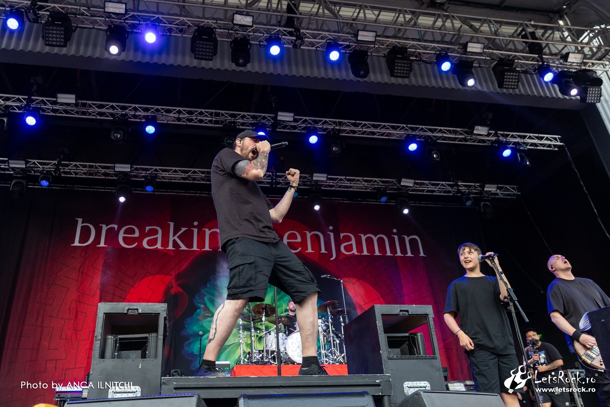 Breaking Benjamin, Arenele Romane