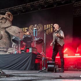 The HU, Arenele Romane