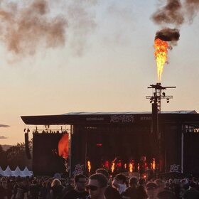 Cronică de festival Tons of Rock 2025 - Ziua 1