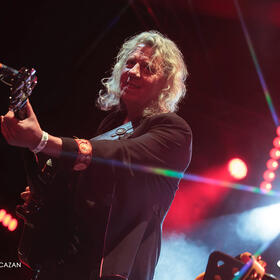 Conexiuni, club Quantic