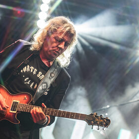 Conexiuni, club Quantic