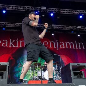 Breaking Benjamin, Arenele Romane