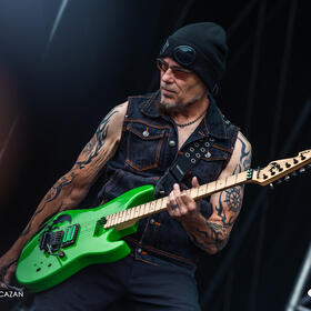 37. Queensrÿche
